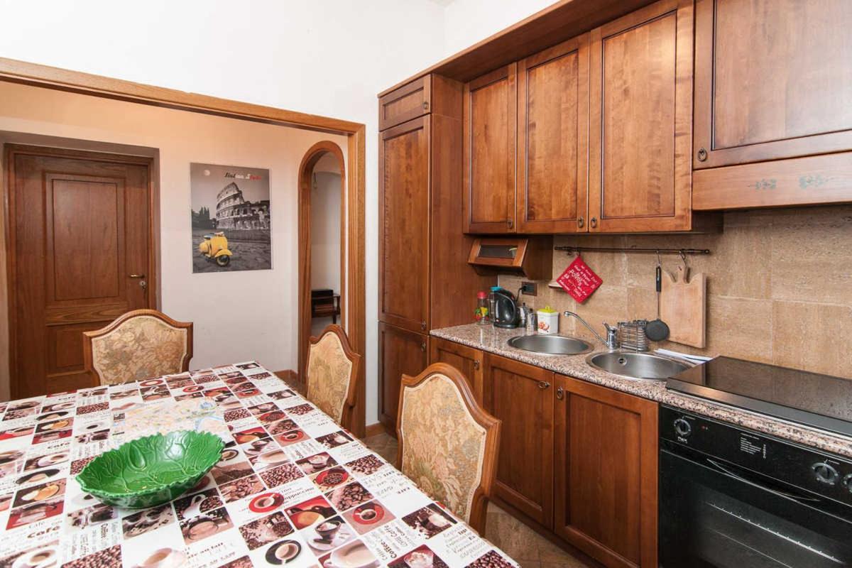 Termini Colosseum Apartment Рим Экстерьер фото