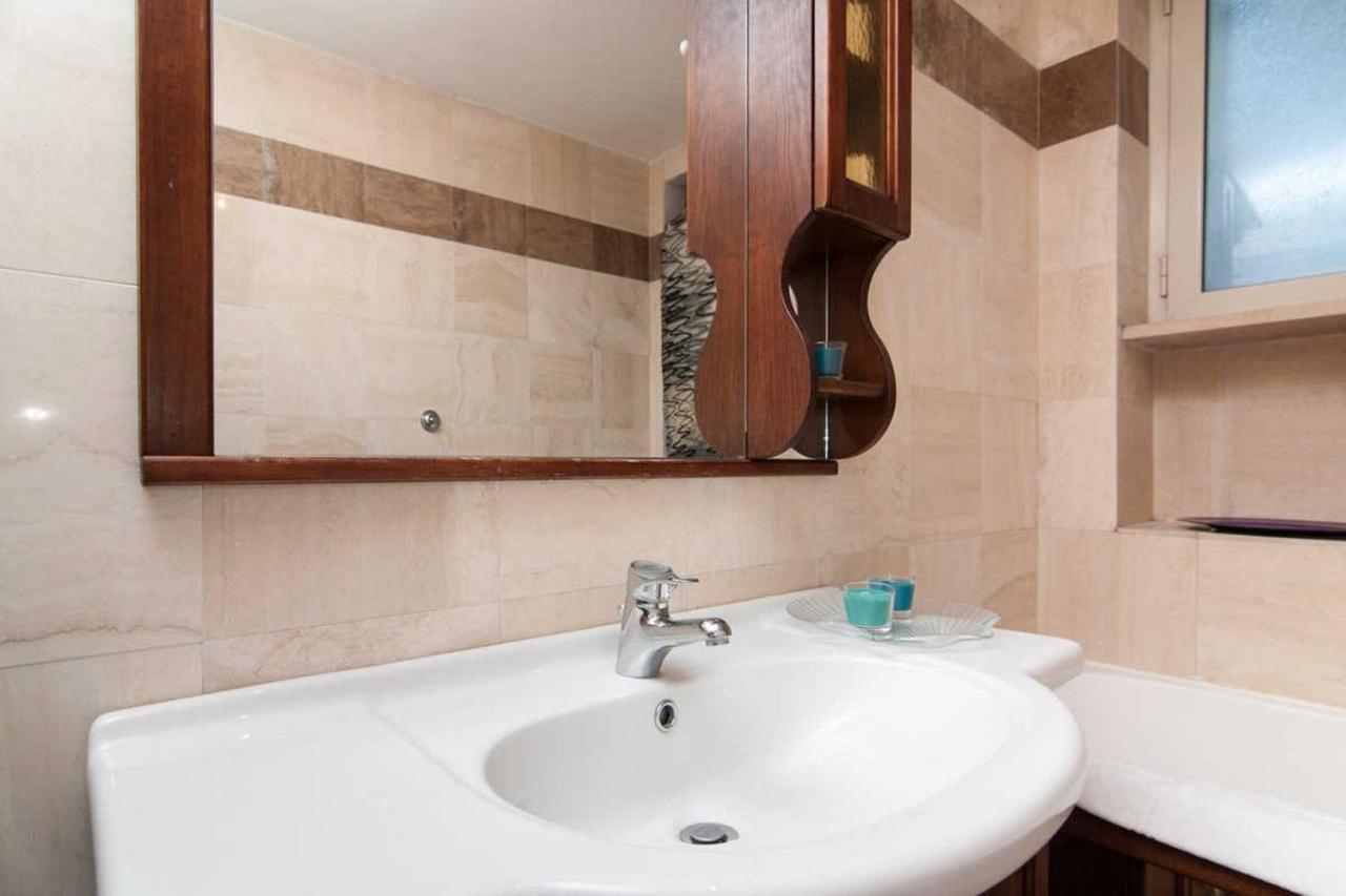 Termini Colosseum Apartment Рим Экстерьер фото